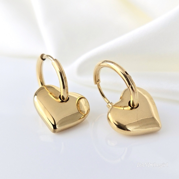 NEW Gold 2-in-1 Heart Charm Huggie Hoop Earrings - Picture 4 of 9